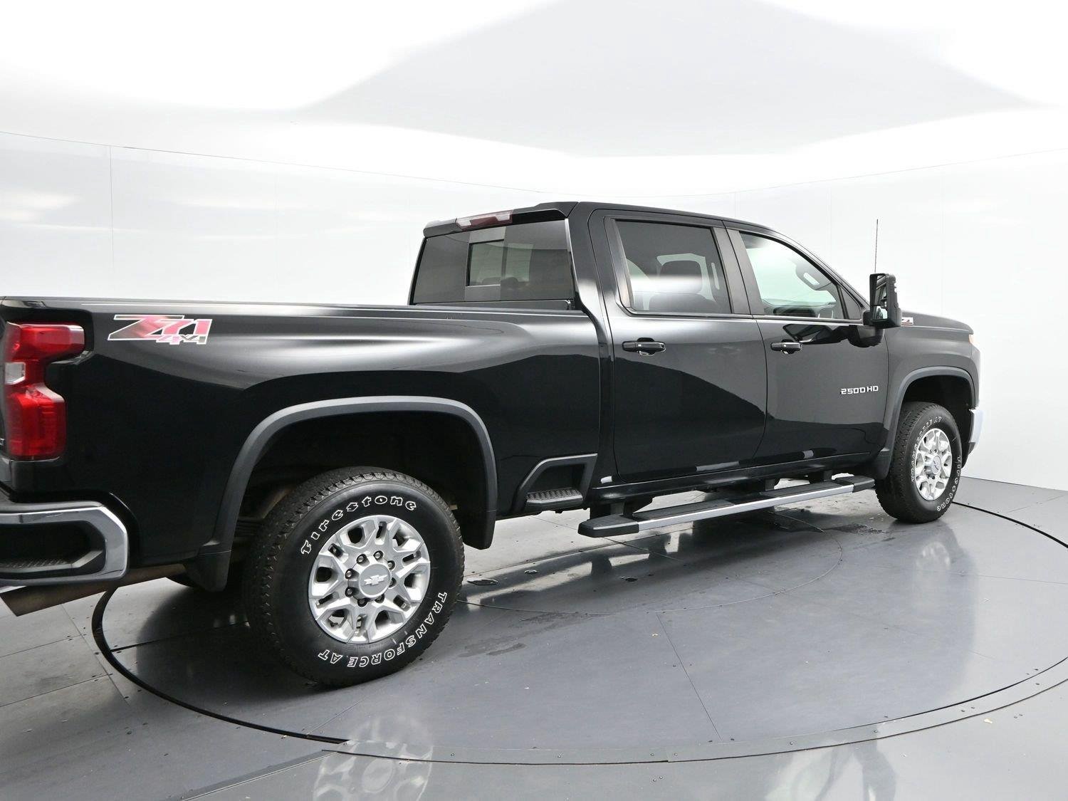 Used 2020 BLACK Chevrolet LT image 7