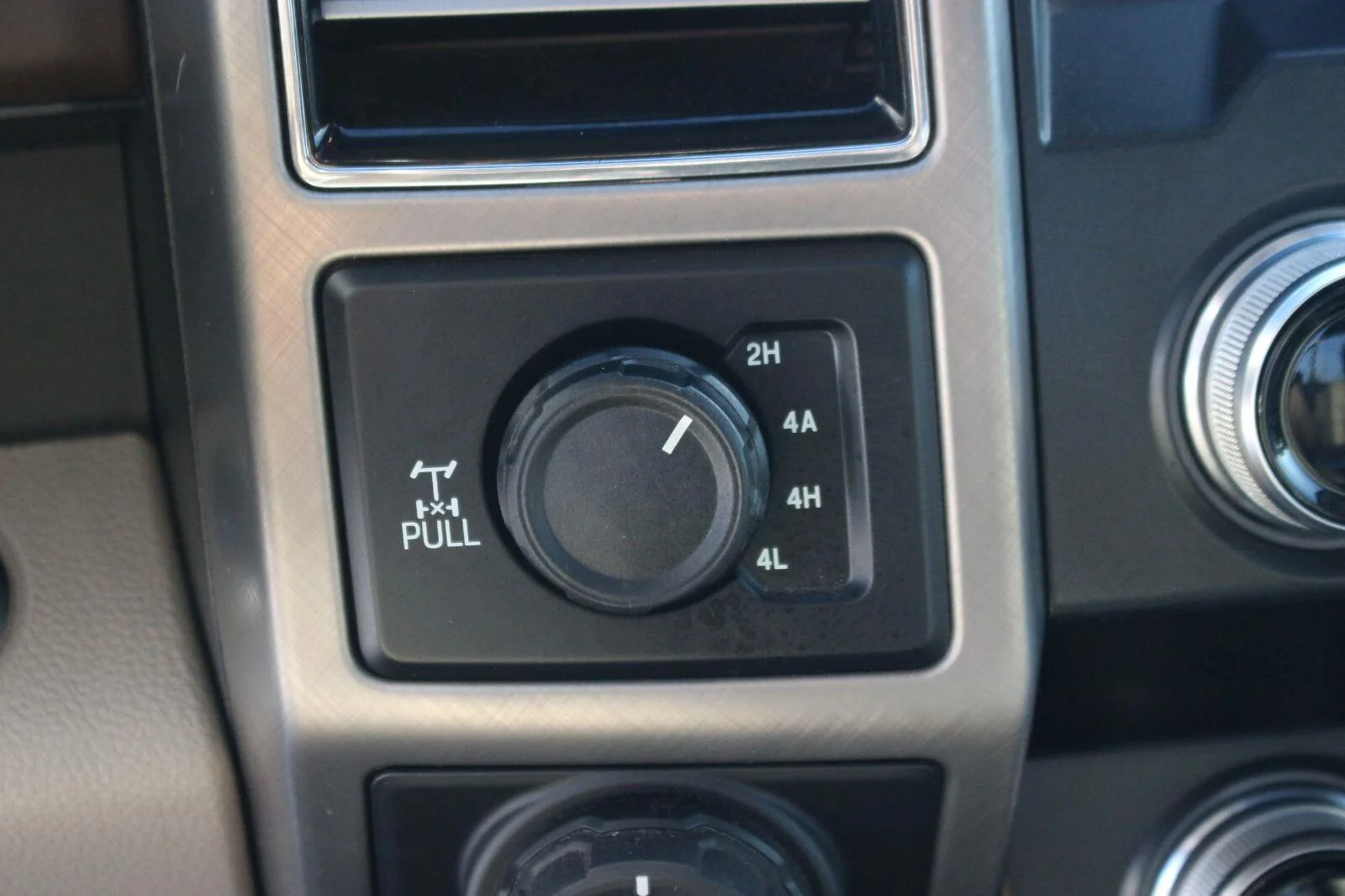 Used 2020 Silver Ford Limited image 31