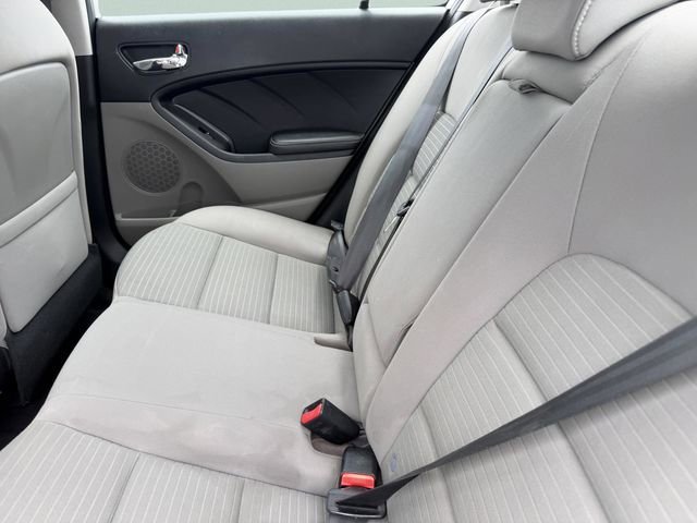 Used 2015 White Kia LX image 20