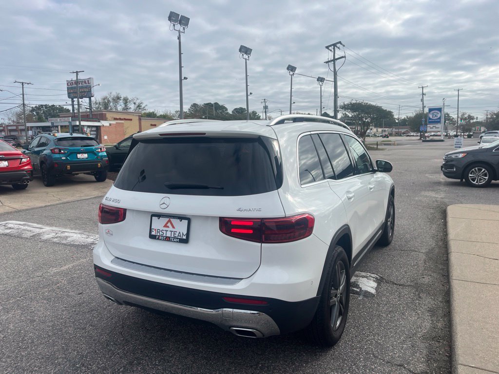 Used 2026 White Mercedes-Benz GLB 250 image 4