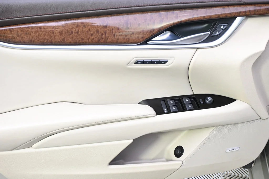 Used 2013 SILVER COAST METALLIC Cadillac Premium image 22