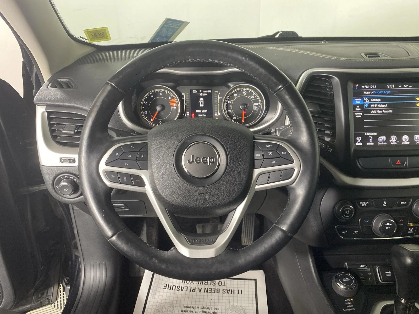 Used 2018 Diamond Black Crystal Pearlcoat Jeep Latitude Plus image 24