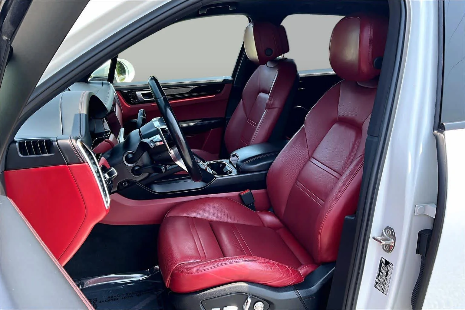 Used 2020 White Porsche  image 8
