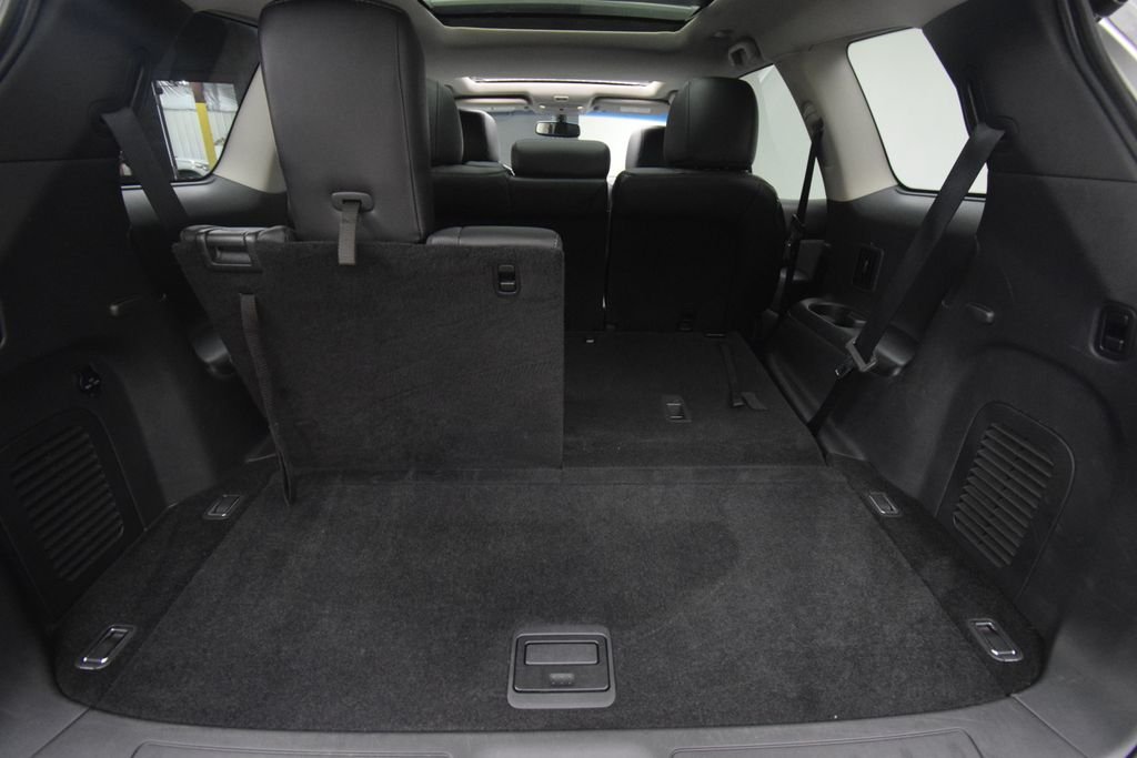Used 2016 Silver Nissan Platinum image 27