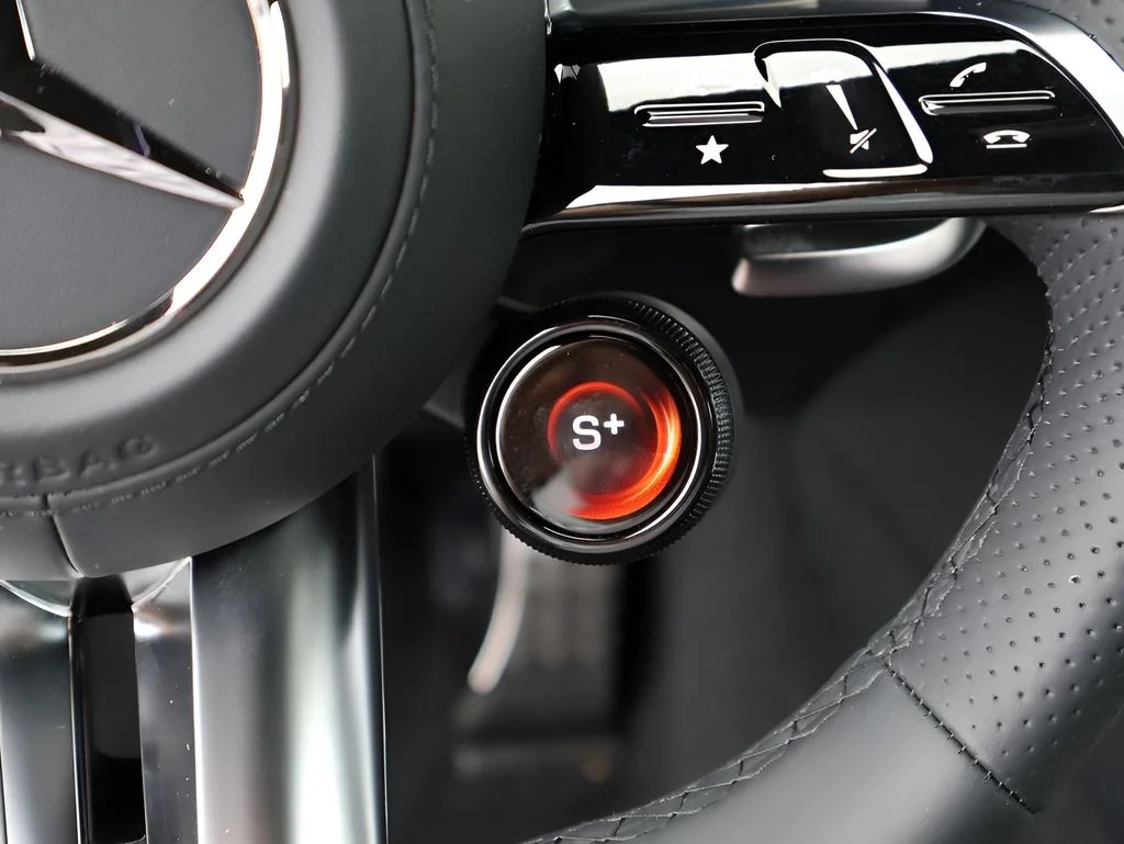 New 2025 MANUFAKTUR Moonlight White Metallic Mercedes-Benz S 63 E AMG® image 36