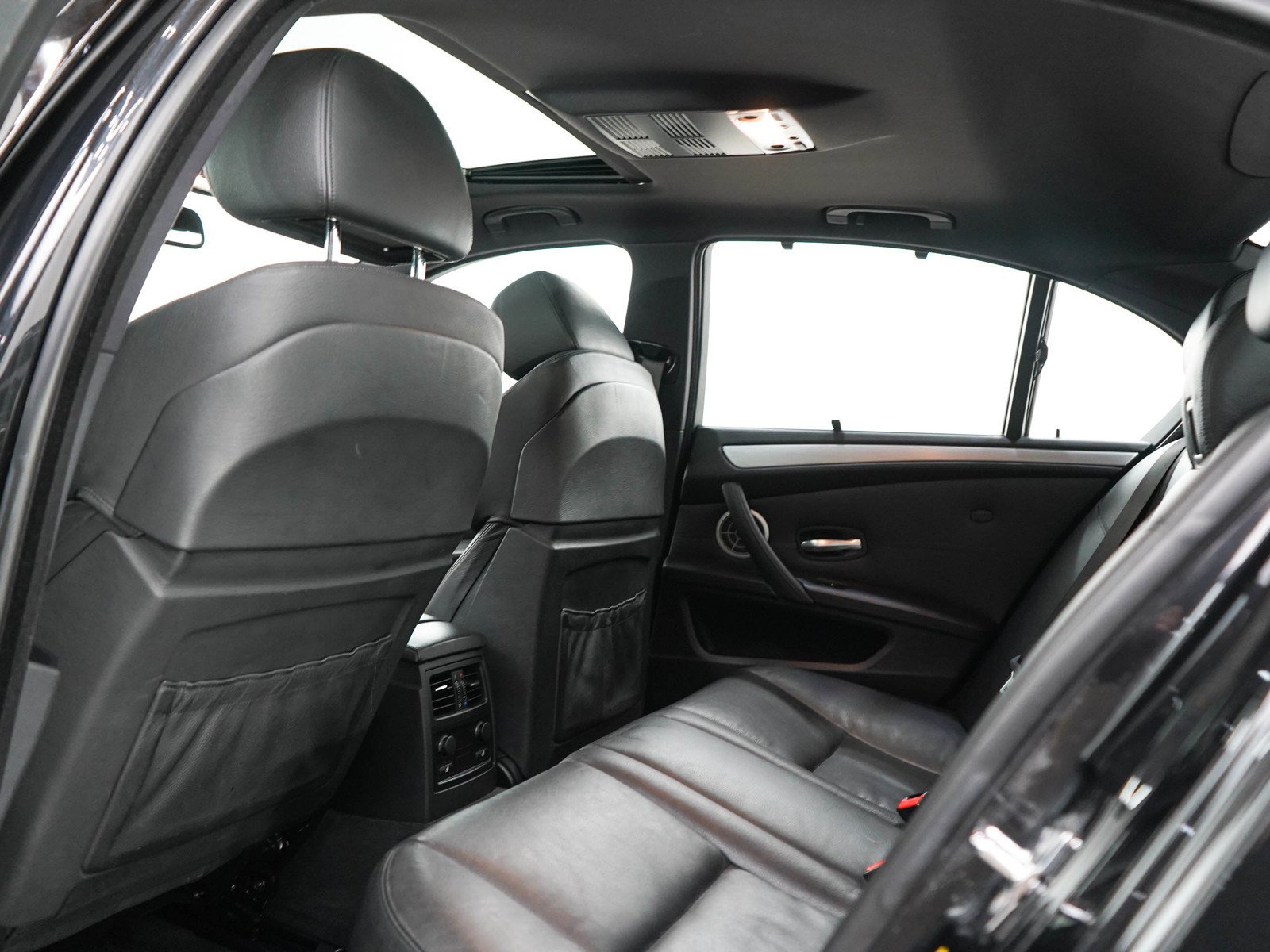 Used 2008 Black Sapphire Metallic BMW Base image 16