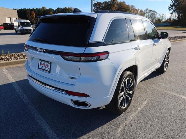 New 2025 Bright White Clear-Coat Exterior Paint Jeep Overland image 18