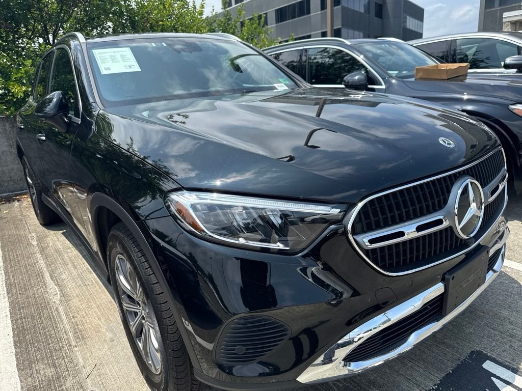 Used 2026 Black Mercedes-Benz GLC 300 image 2