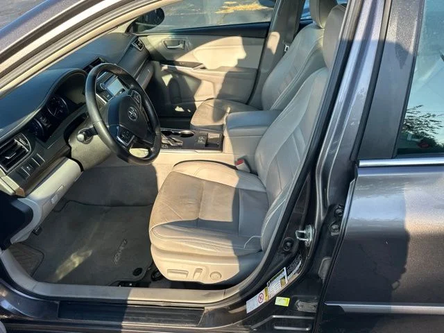 Used 2015 Gray Toyota XLE image 12