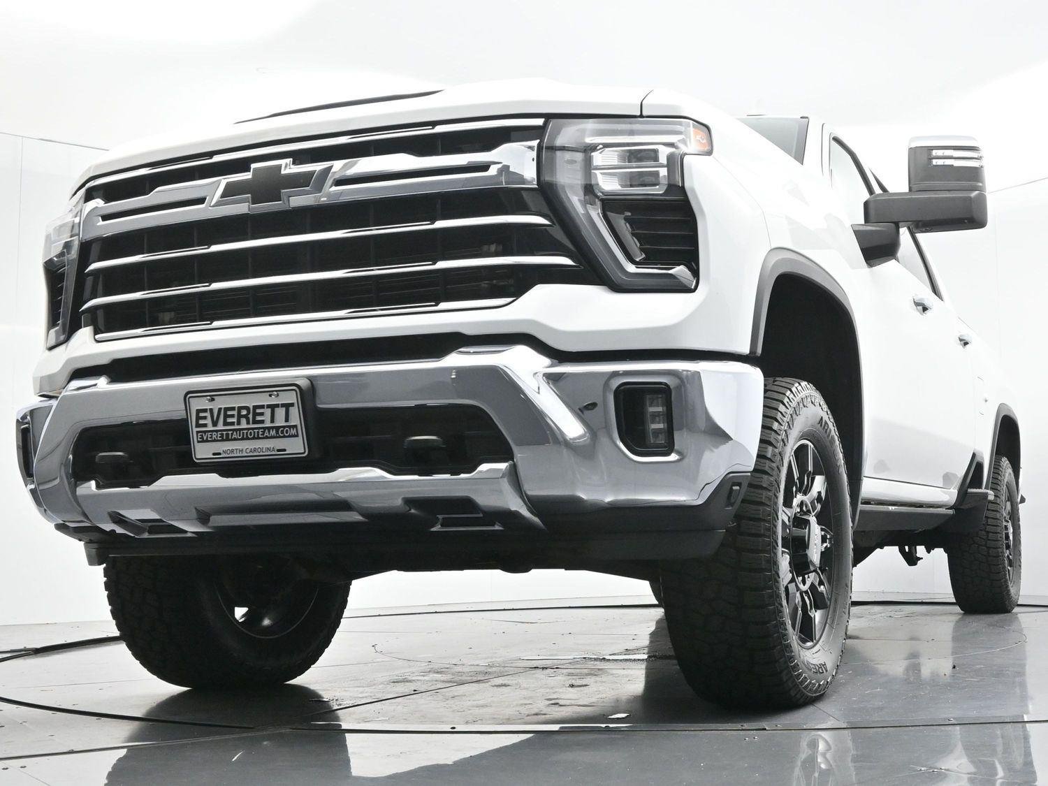 Used 2024 Summit White Chevrolet LTZ image 43