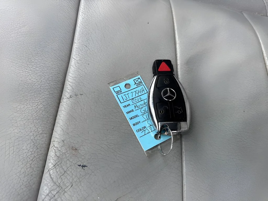 Used 2016  Mercedes-Benz GLE 350 image 34