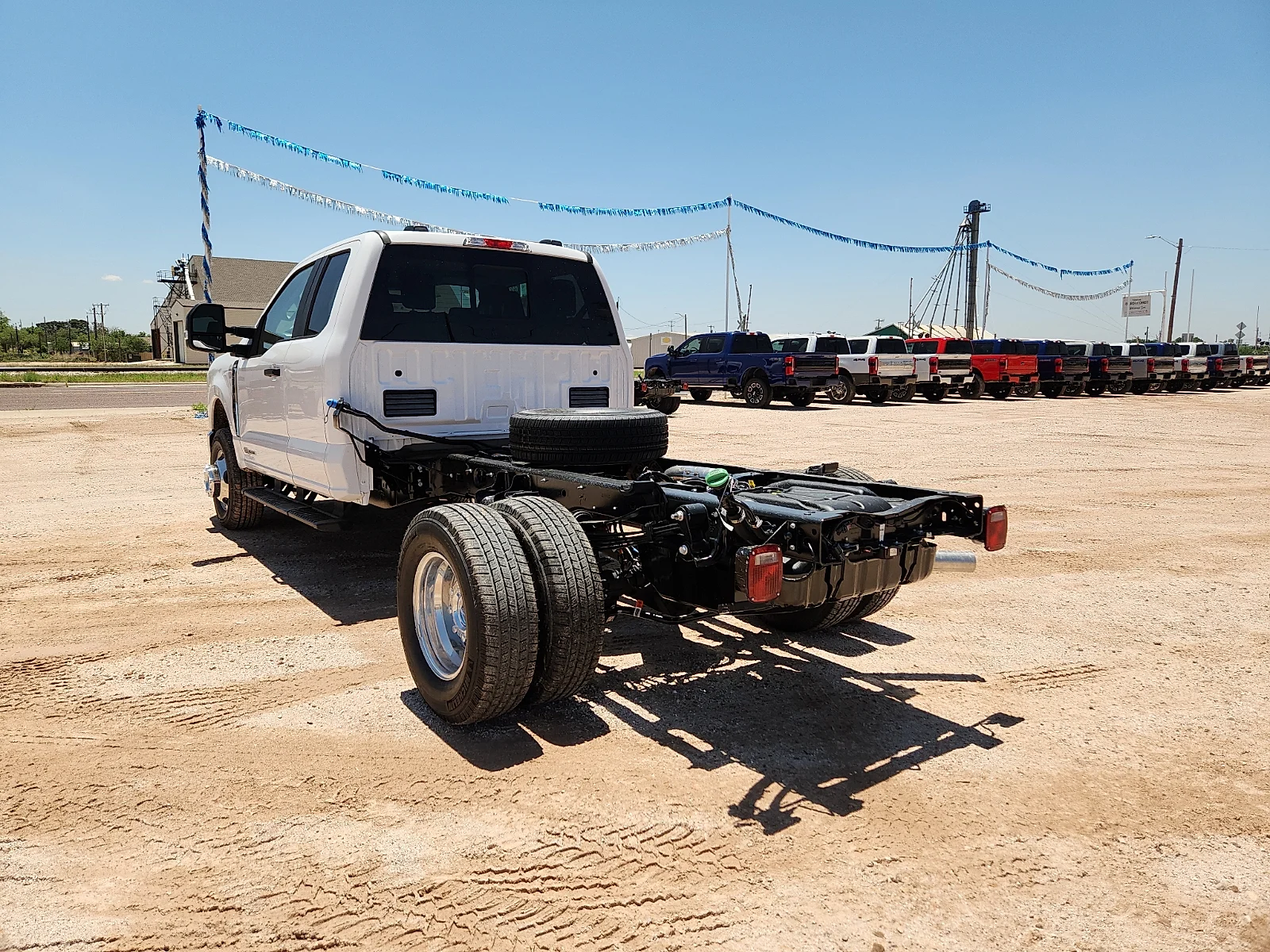 New 2026 Oxford White Ford F-350® XL image 5