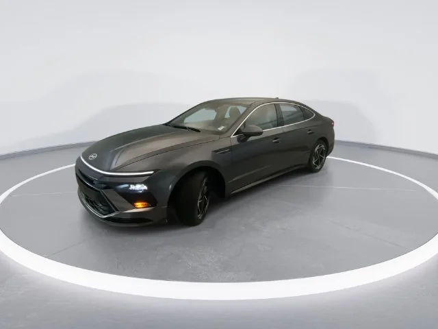Used 2026 Gray Hyundai SEL Sport image 2