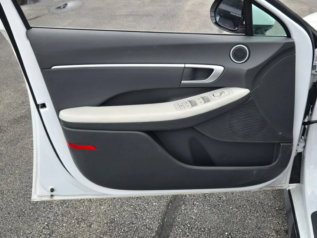 Used 2026 White Hyundai SEL Sport image 16