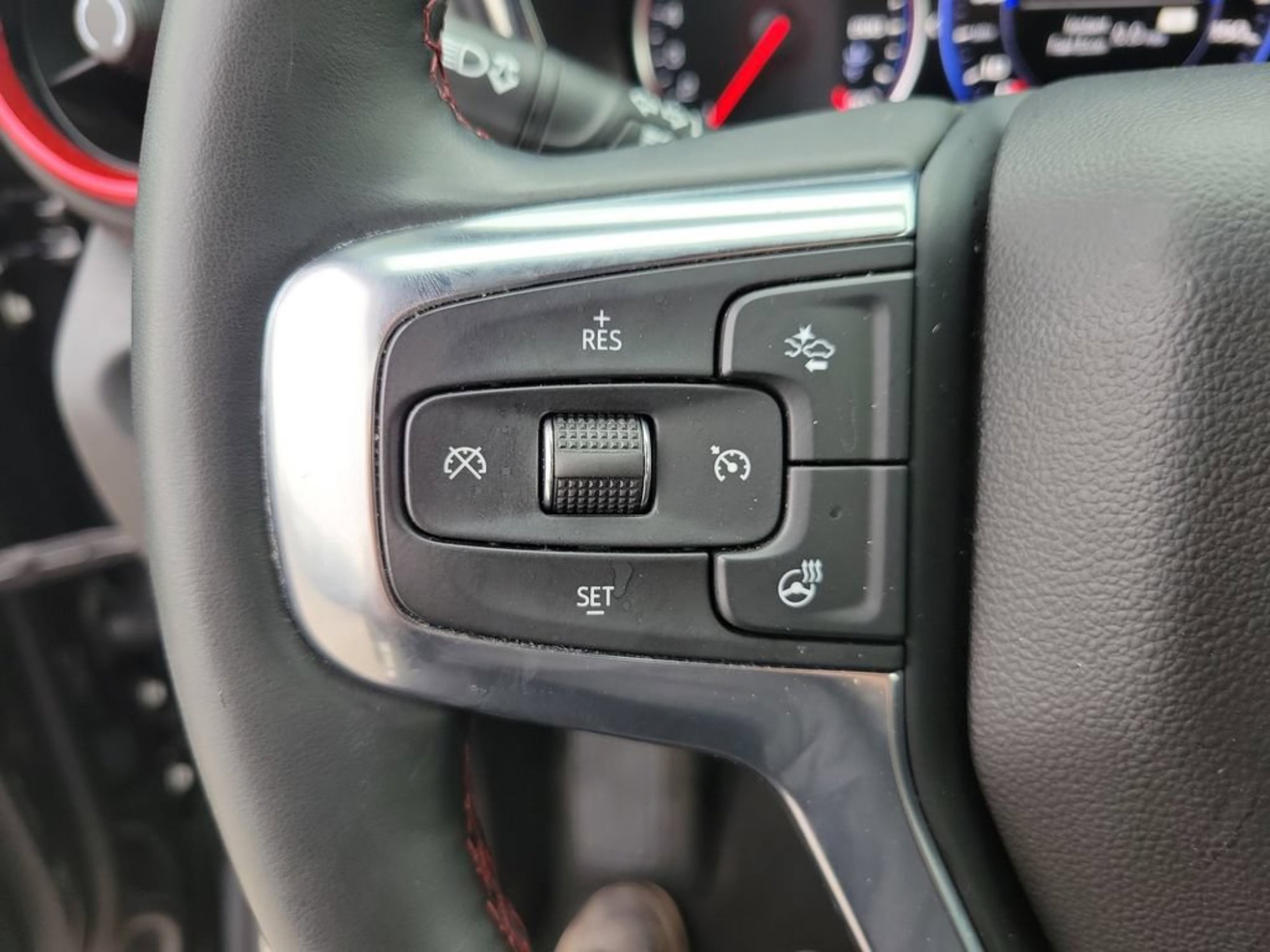 Used 2025 Black Chevrolet RS image 27