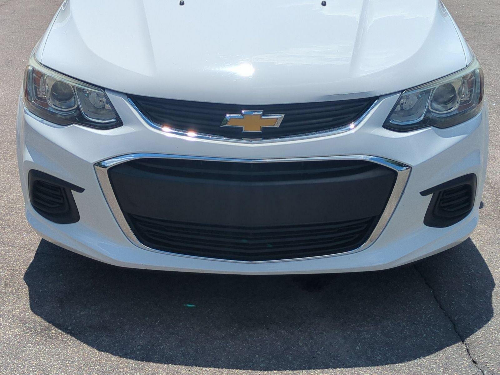 Used 2018 Summit White Chevrolet LT image 14