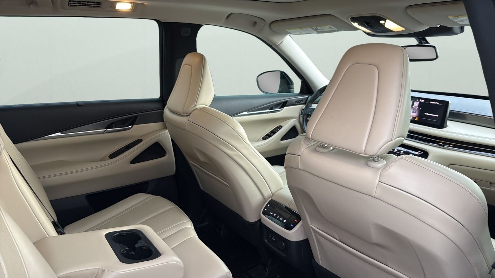 Used 2022 Black INFINITI LUXE image 26