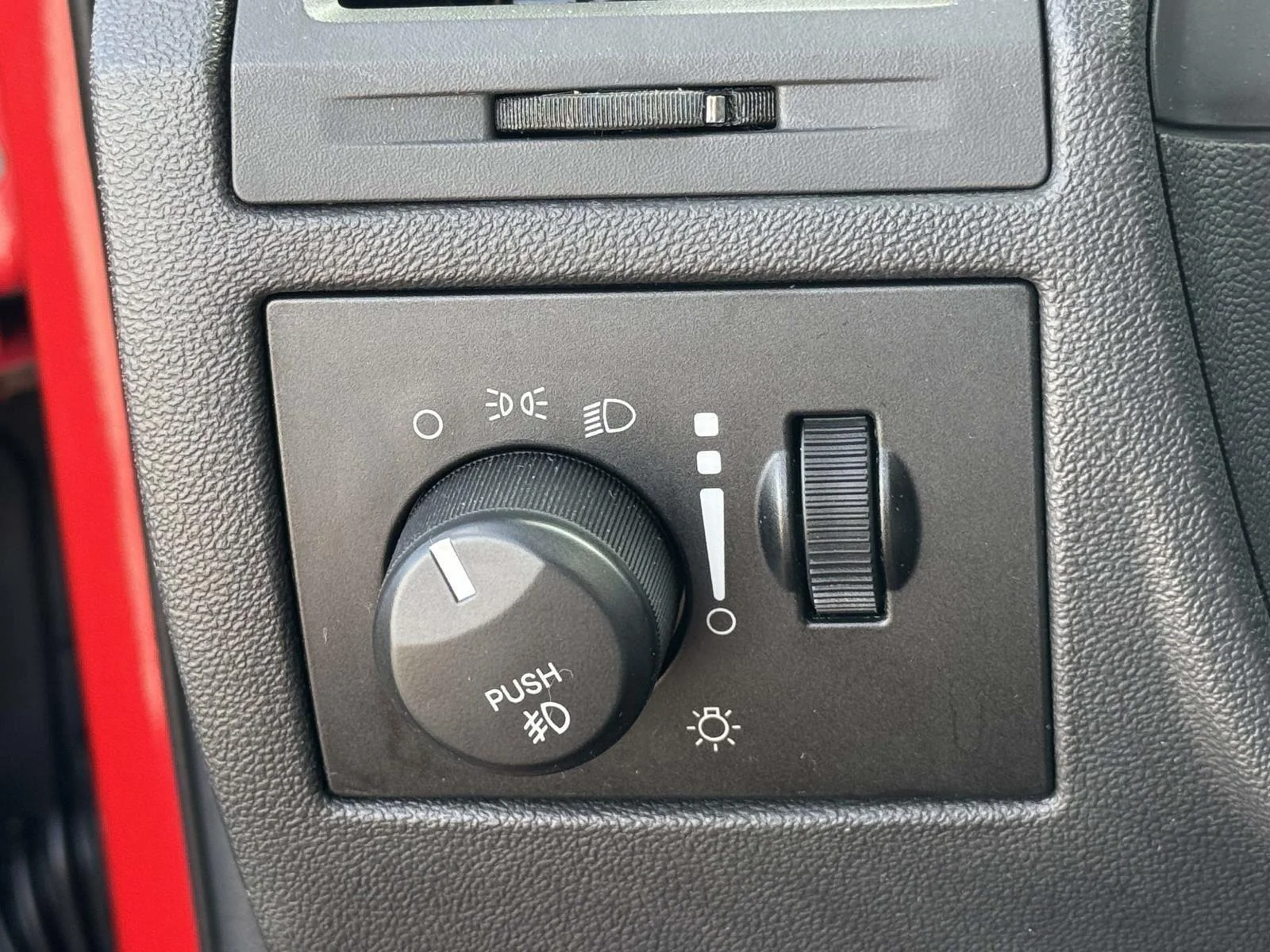 Used 2010 Torred Dodge SE image 8