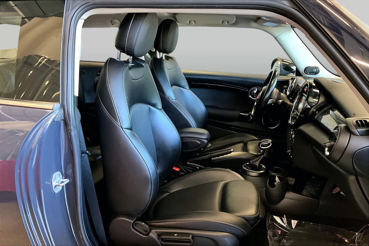 Used 2018 Thunder Grey Metallic MINI Cooper S image 9