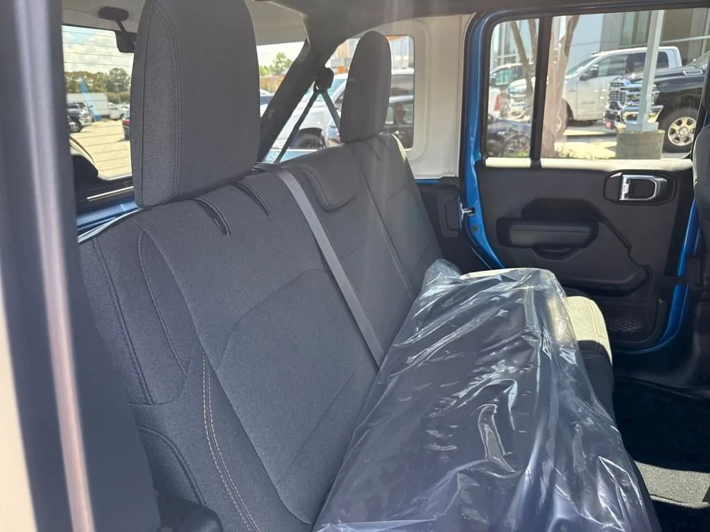New 2025 Hydro Blue Pearl-Coat Exterior Paint Jeep Sport S image 27