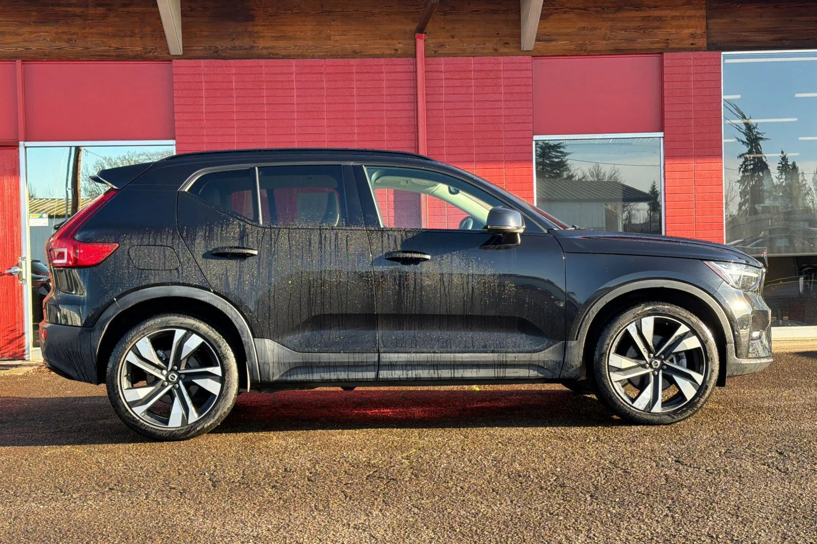 Used 2023 ONYX BLACK Volvo Plus Dark Theme image 3