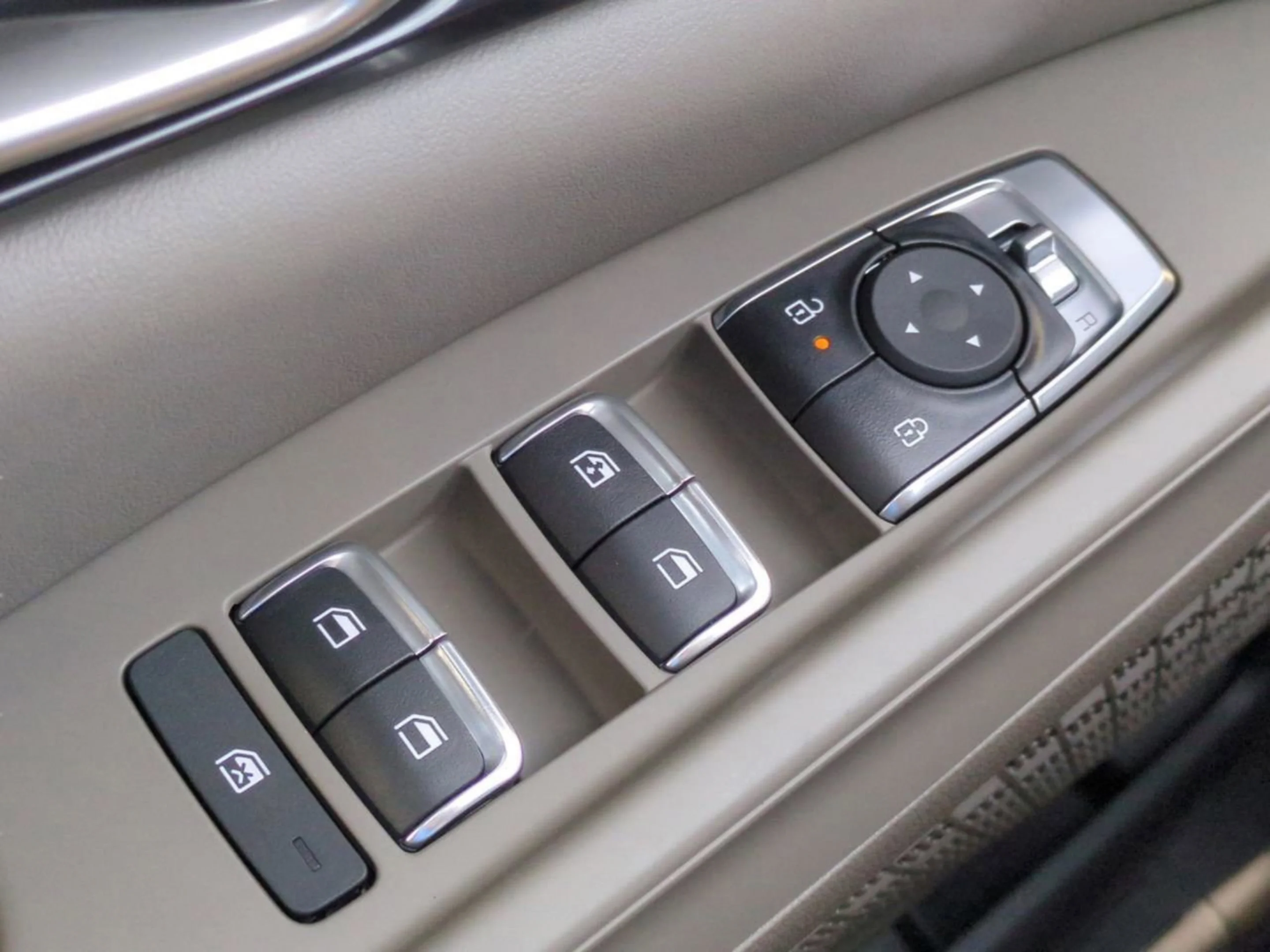 New 2026 Aurora Black Pearl Kia LXS image 24