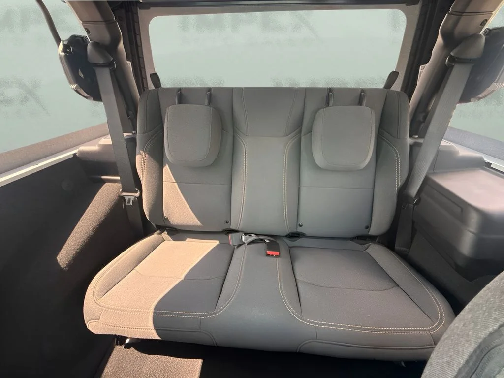 Used 2025 White Jeep Sport S image 10