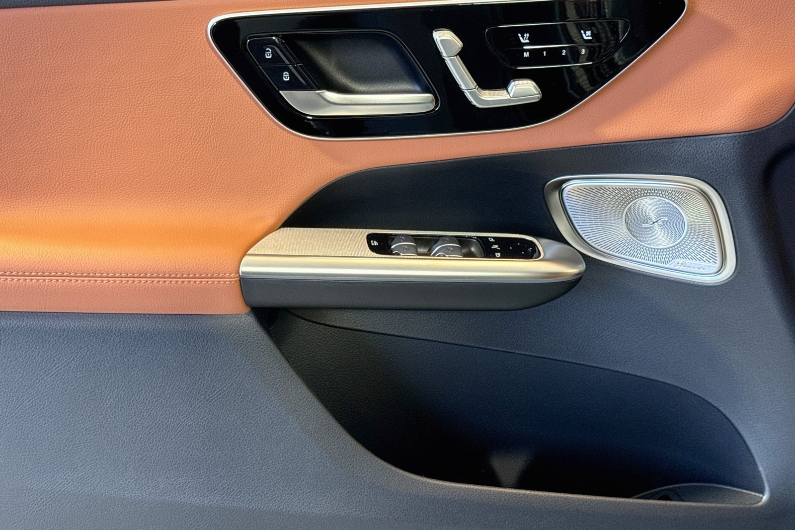 New 2026 Verde Silver Metallic Mercedes-Benz GLC 300 image 16