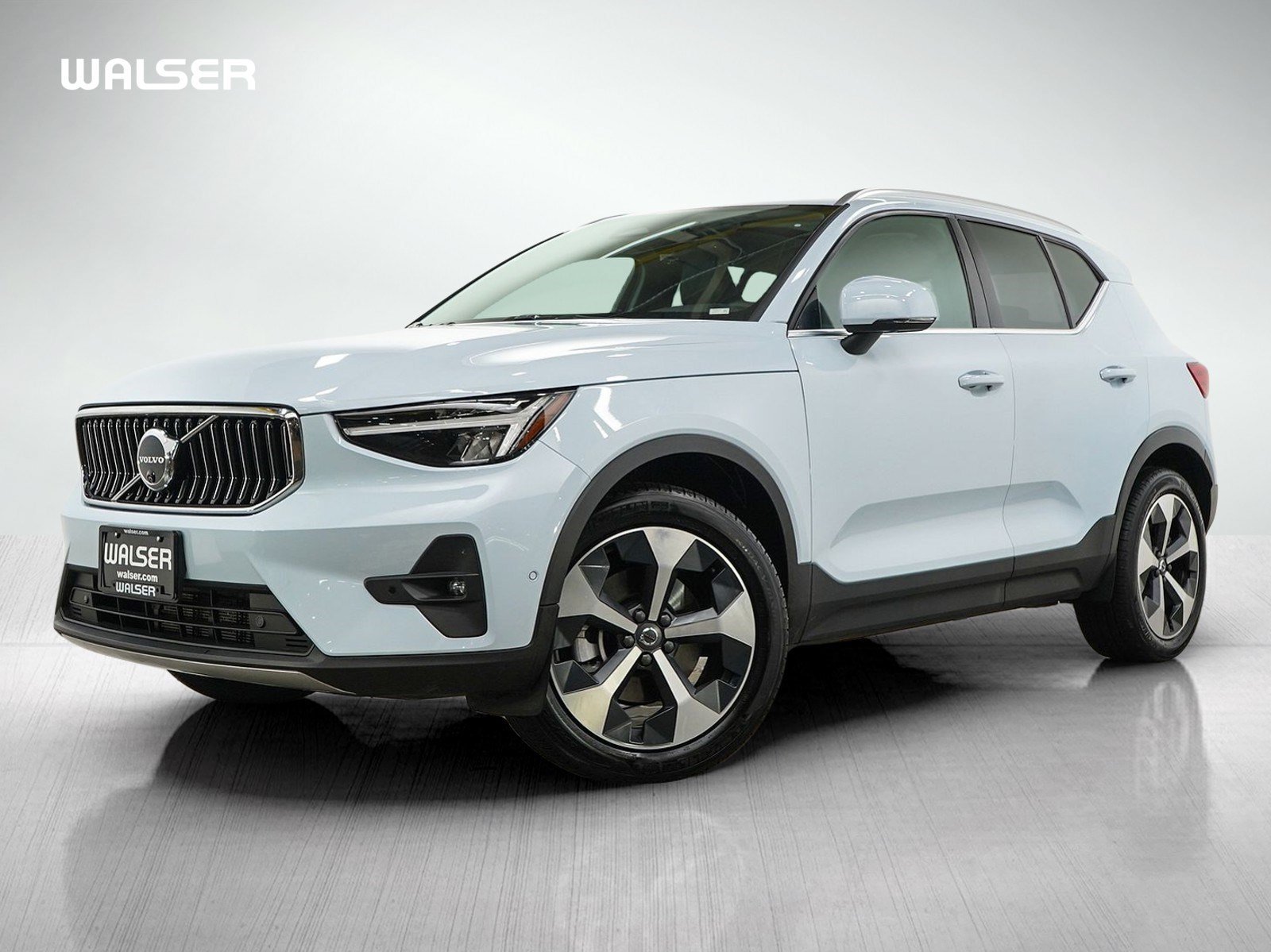2025 Volvo XC40 B5 Plus Bright AWD's photo