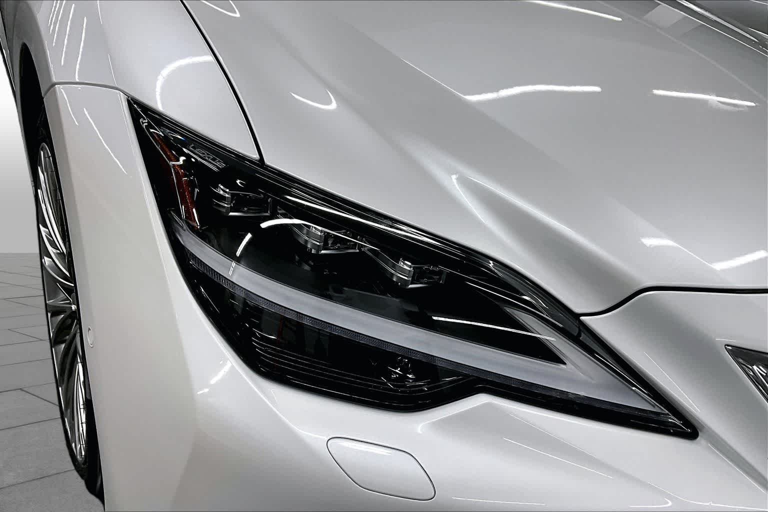 Used 2024 Eminent White Pearl Lexus  image 28