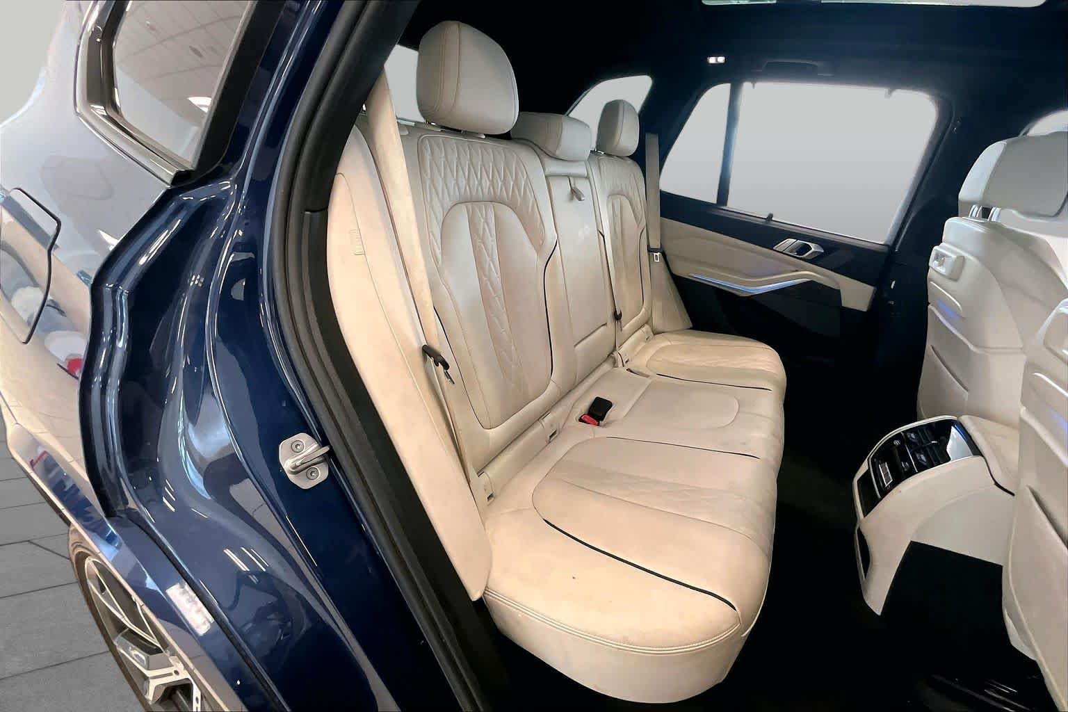 Used 2022 Phytonic Blue Metallic BMW xDrive45e image 19