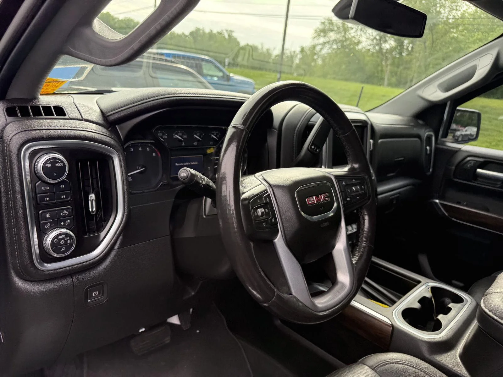 Used 2021 Onyx Black GMC SLT image 5