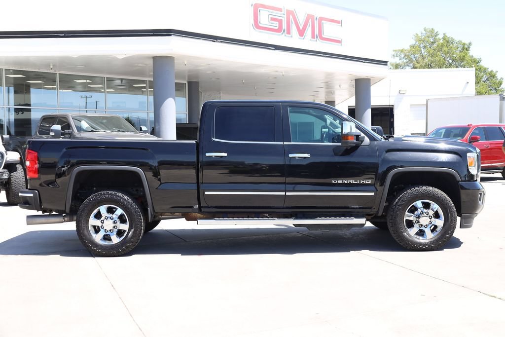 Used 2018 ONYX BLACK GMC Denali image 7