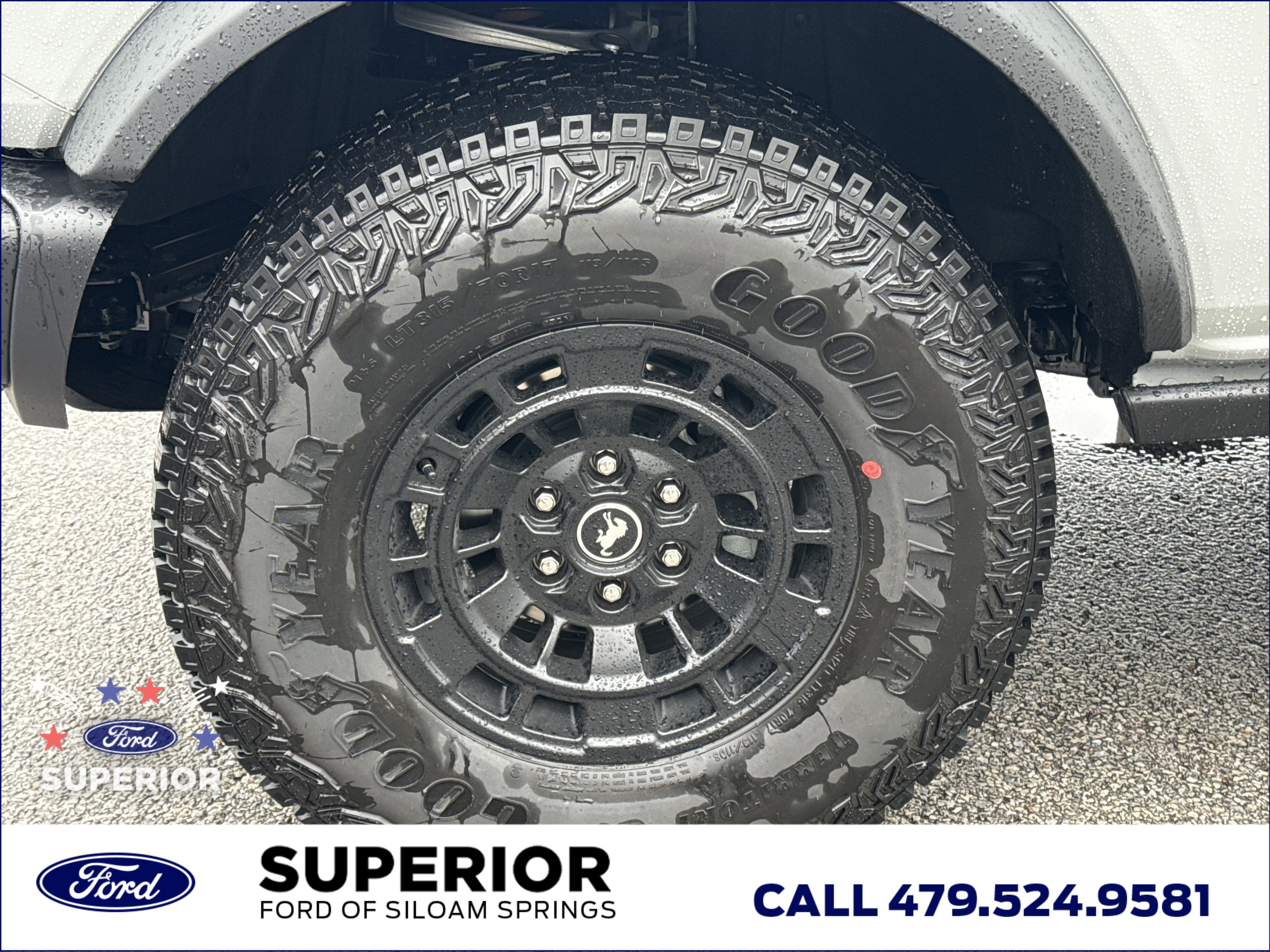 New 2026 Avalanche Gray Ford Badlands 4WD image 14