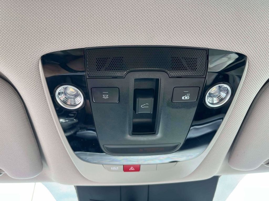 Used 2024 Black Kia S image 22