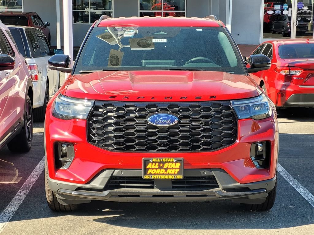 New 2026 Rapid Red Metallic Tinted Clearcoat Ford ST-Line image 2