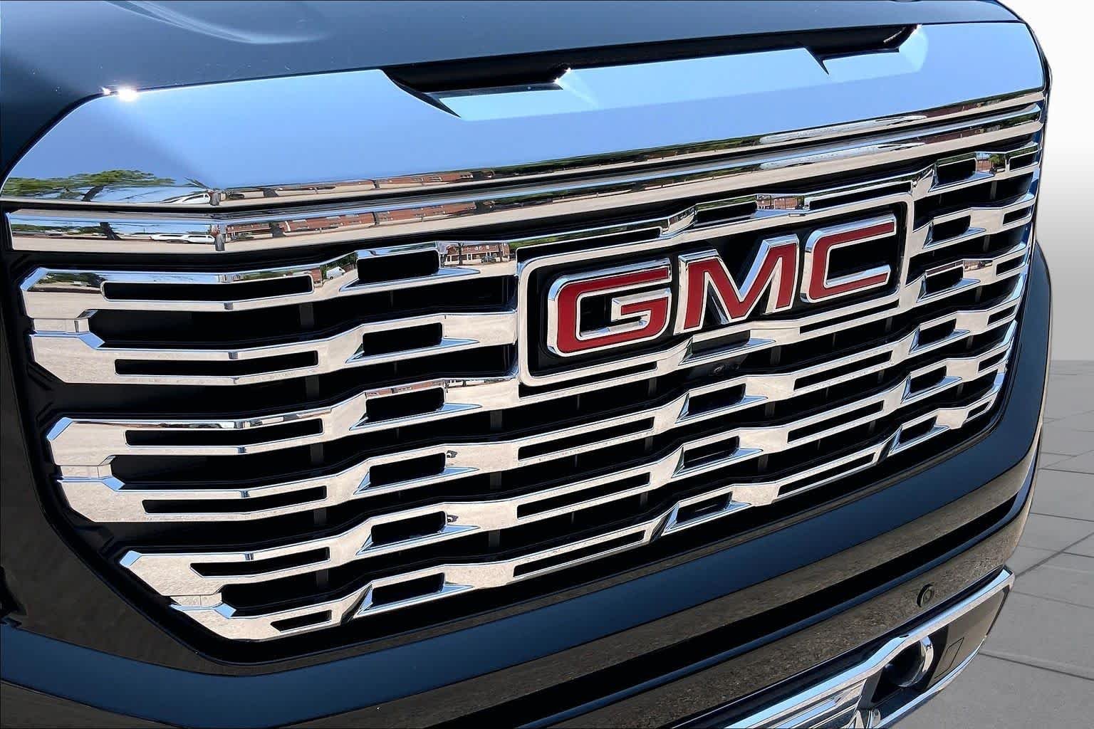 Used 2024 Onyx Black GMC Denali image 30