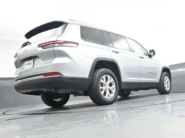 Used 2023 Silver Jeep Limited image 44