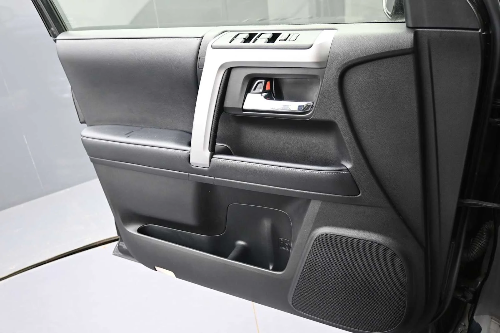 Used 2022 Midnight Black Metallic Toyota SR5 Premium image 12