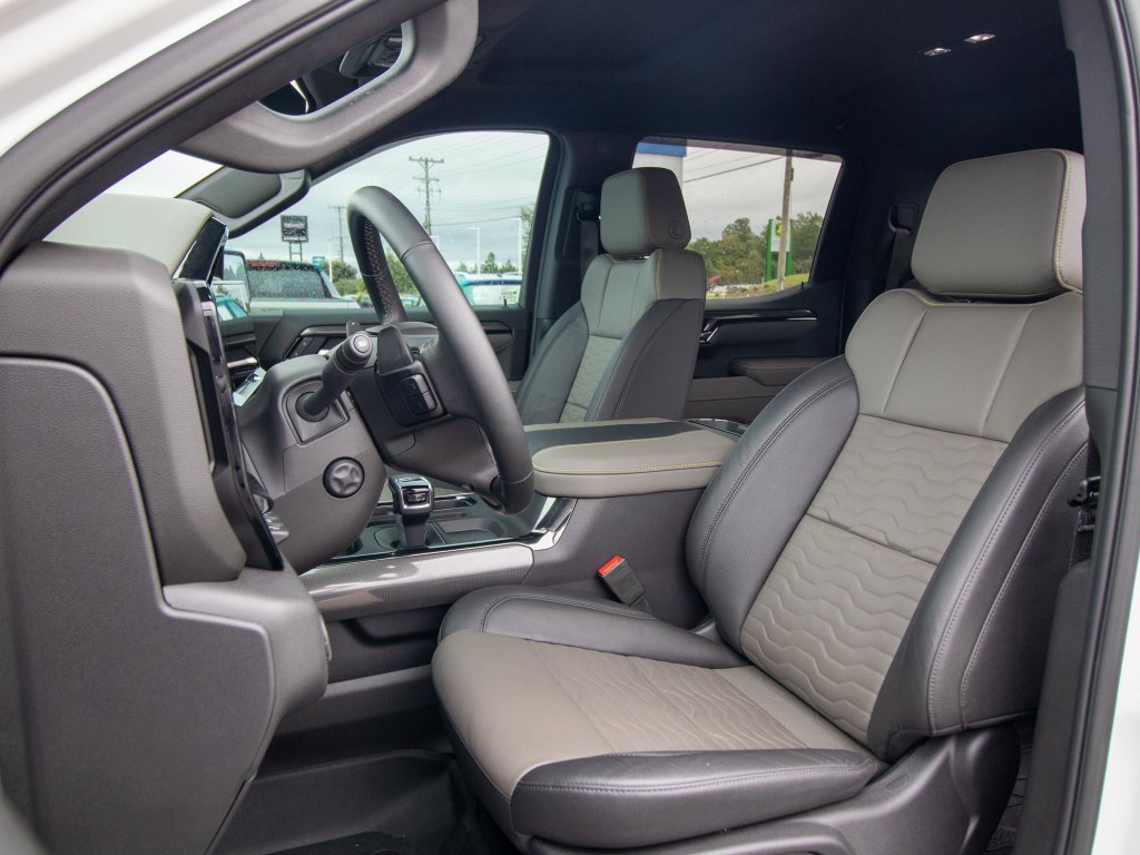 2025 Chevrolet Silverado 1500 ZR2 - Photo 8