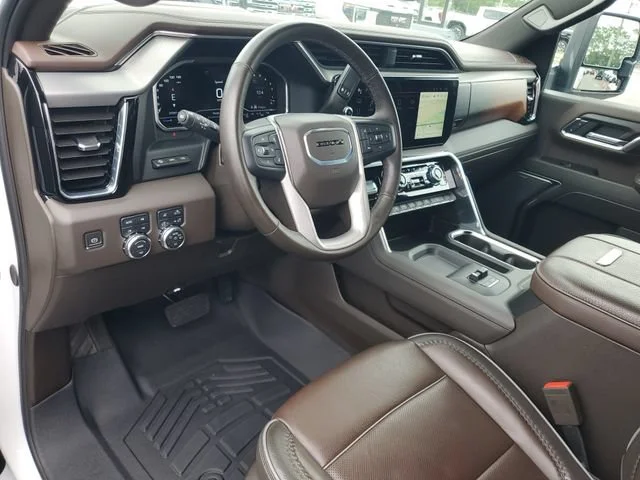 Used 2024 White Frost Tricoat GMC Denali image 6