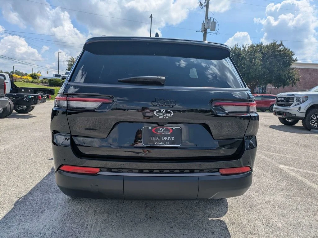 New 2027 High-Gloss Black Paint Jeep  image 5