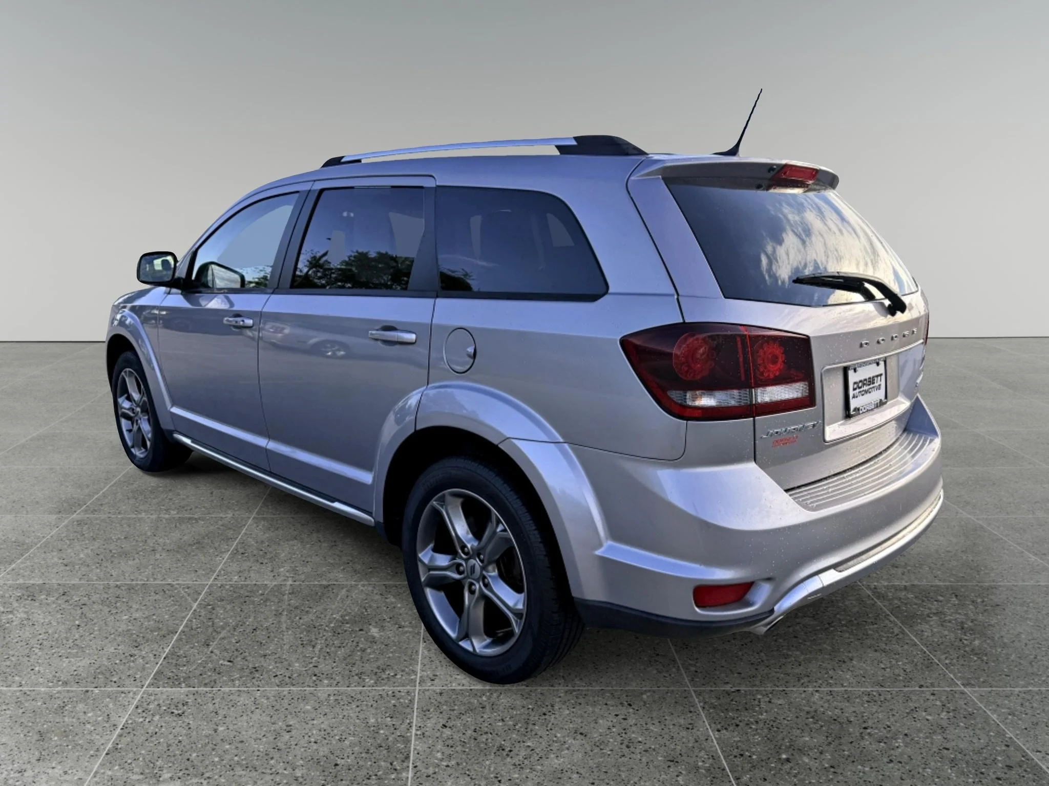 Used 2018 Billet Clearcoat Dodge Crossroad image 4