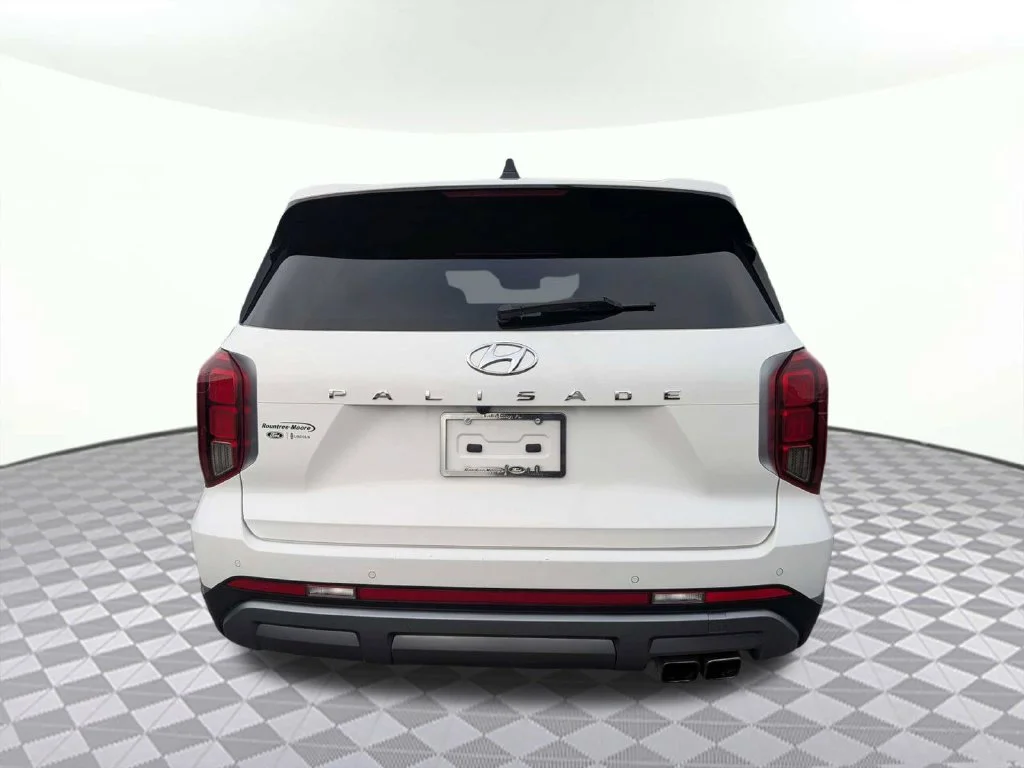 Used 2024 White Hyundai Limited image 3