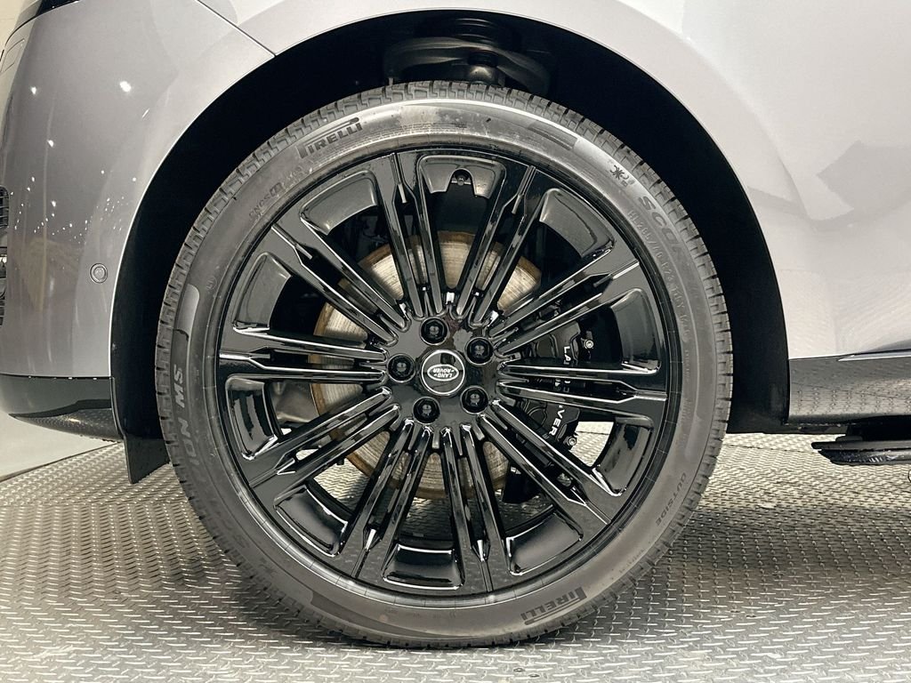 Used 2025 Eiger Gray Metallic Land Rover Autobiography image 10