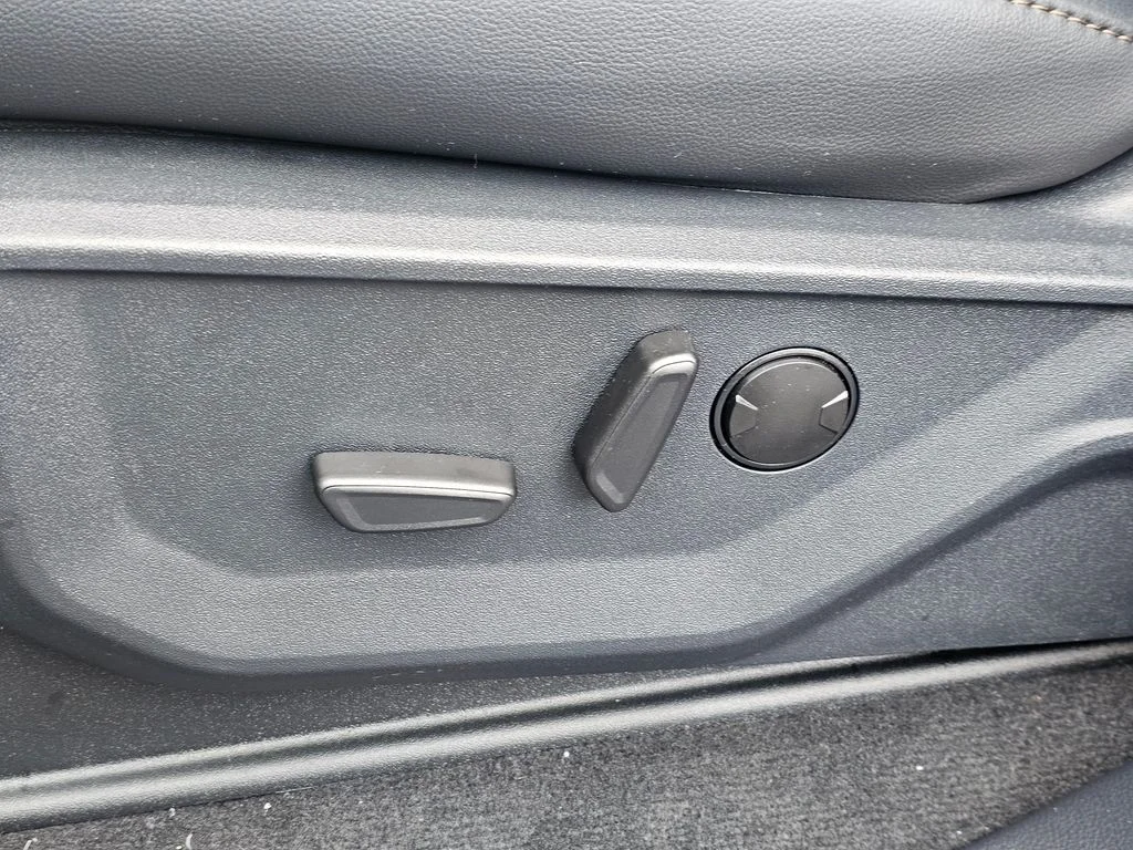 New 2026 Agate Black Metallic Ford F-250® Lariat® image 23