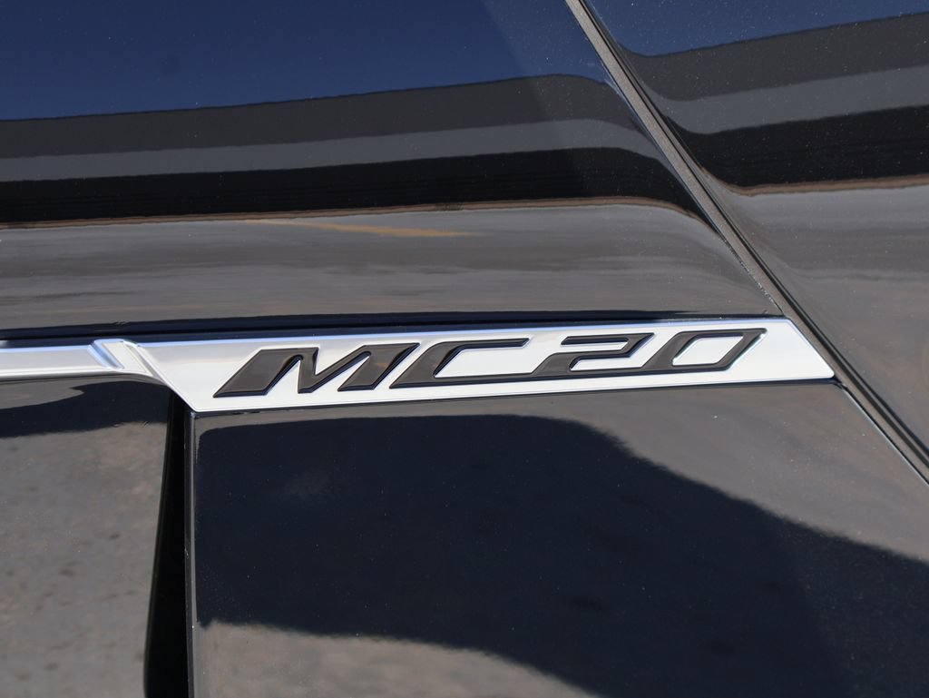 Used 2023 Nero Essenza Solid Maserati Base image 8