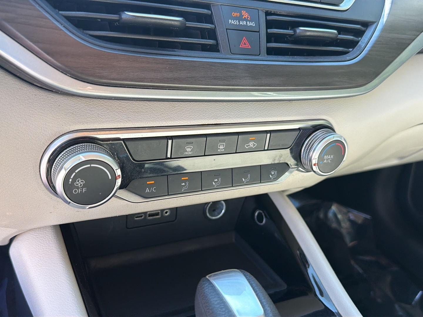 Used 2024 Pearl White Tricoat Nissan 2.5 SV image 27