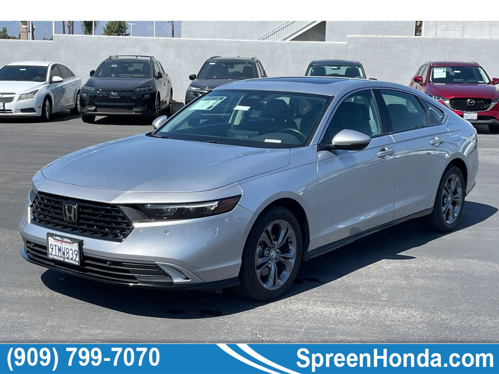 Used 2025 Solar Silver Metallic Honda EX-L image 1