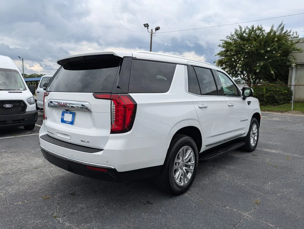 Used 2024 Summit White GMC SLT image 4